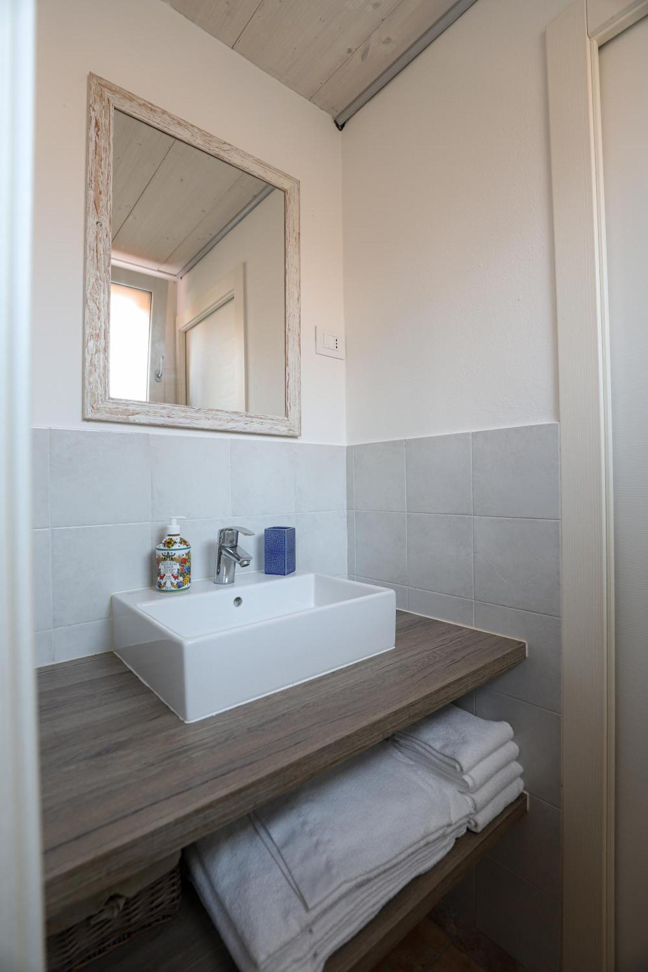 Le Querce Apartments Ronchi  Eksteriør billede